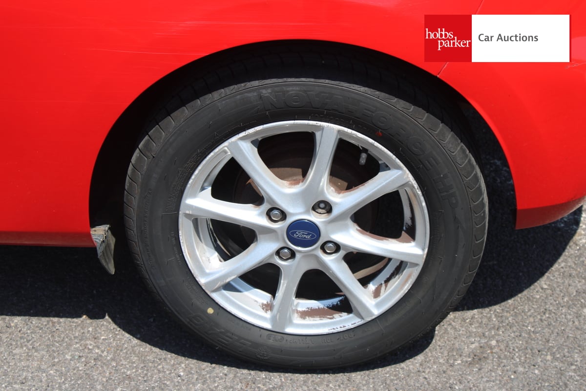 FORD FIESTA ZETEC image 11