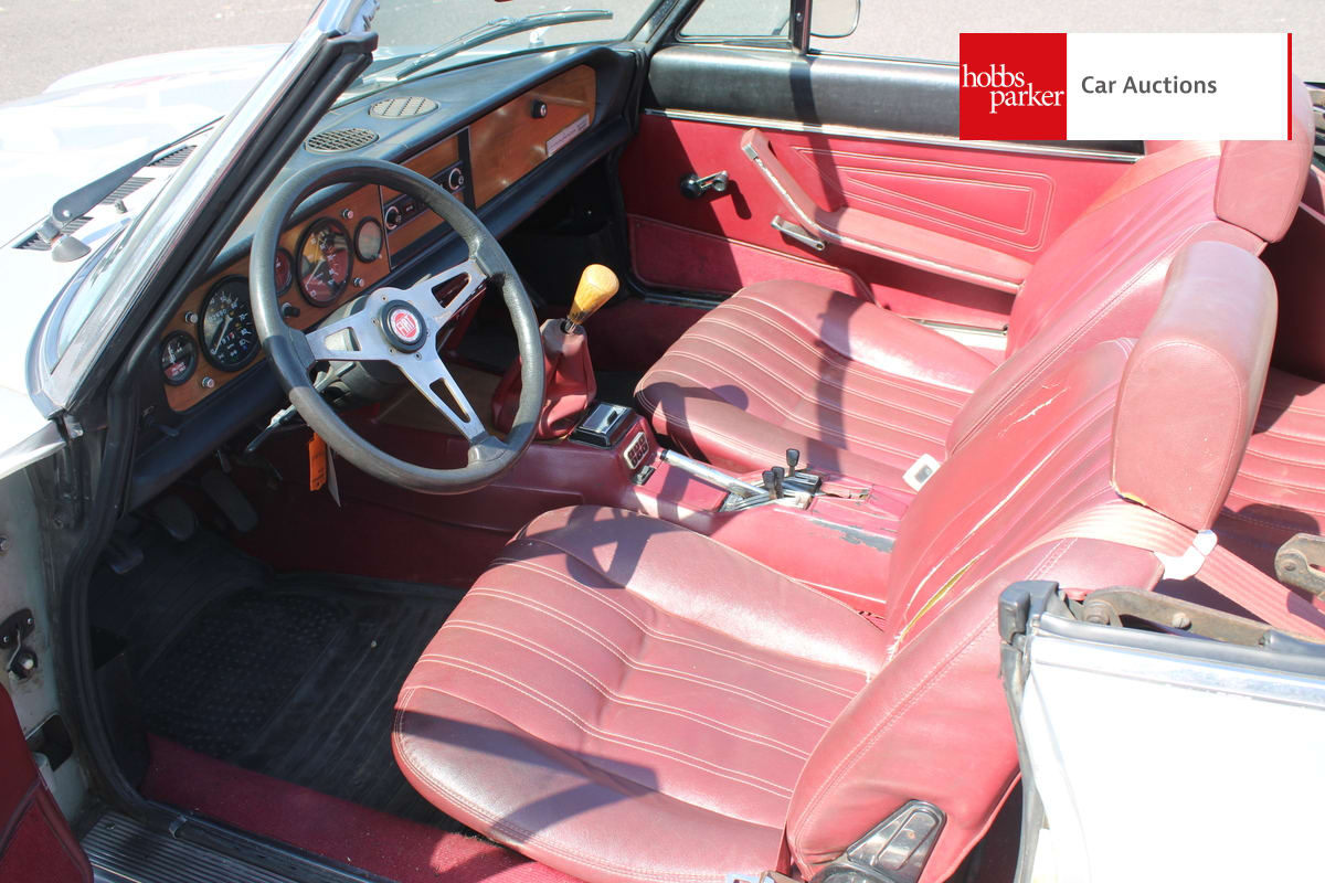 FIAT 124 SPIDER LHD image 14