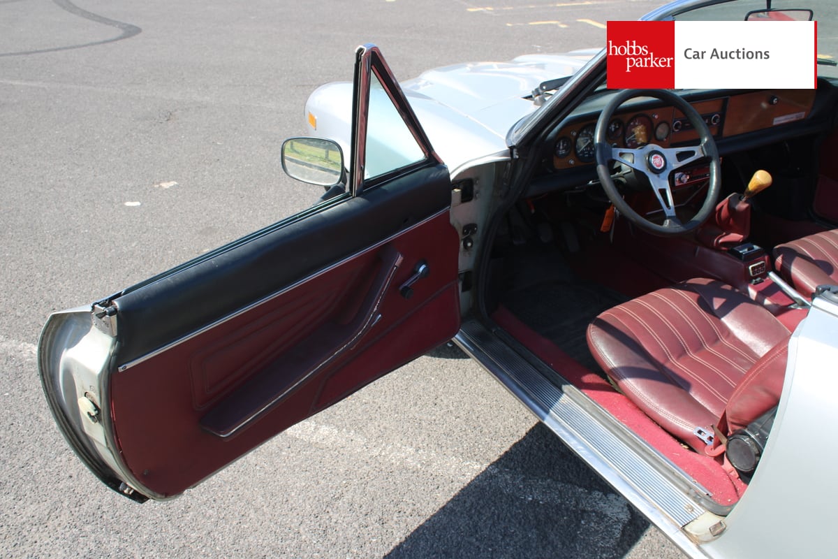FIAT 124 SPIDER LHD image 15