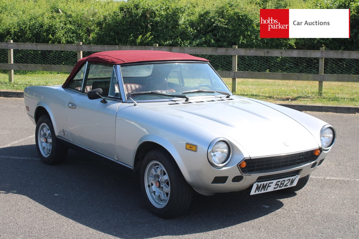 FIAT 124 SPIDER LHD image 36