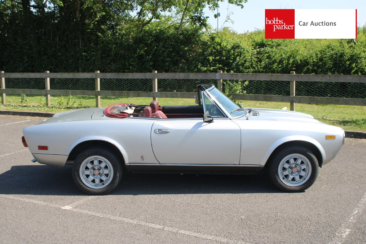 FIAT 124 SPIDER LHD image 6