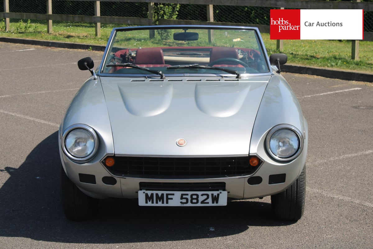 FIAT 124 SPIDER LHD image 8