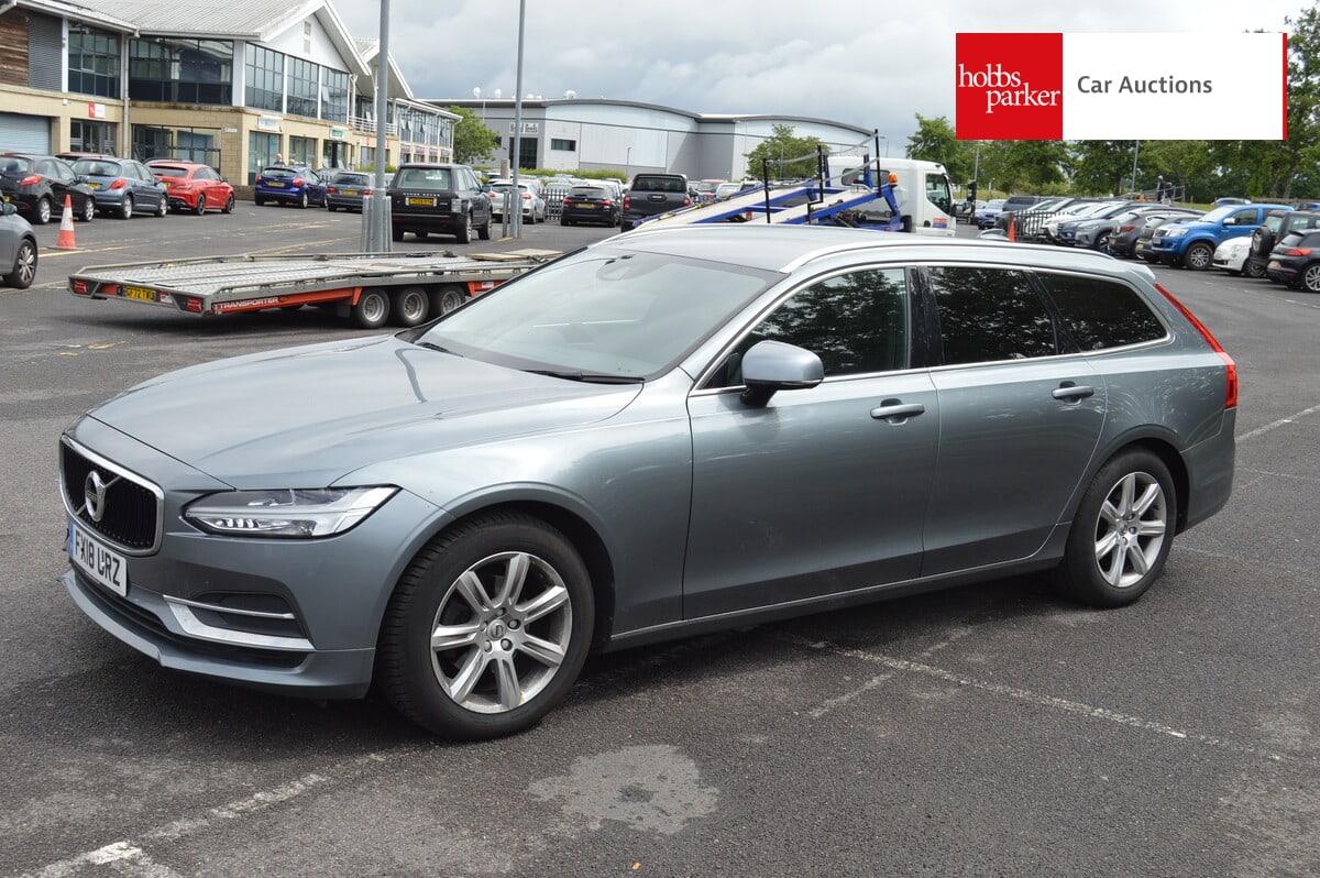 VOLVO V90 MOMENTUM D4 AUTO image 7
