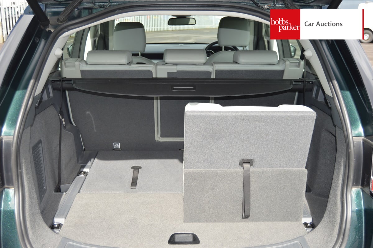 LAND ROVER DISCOVERY SPORT SE TECH TD4 A image 15