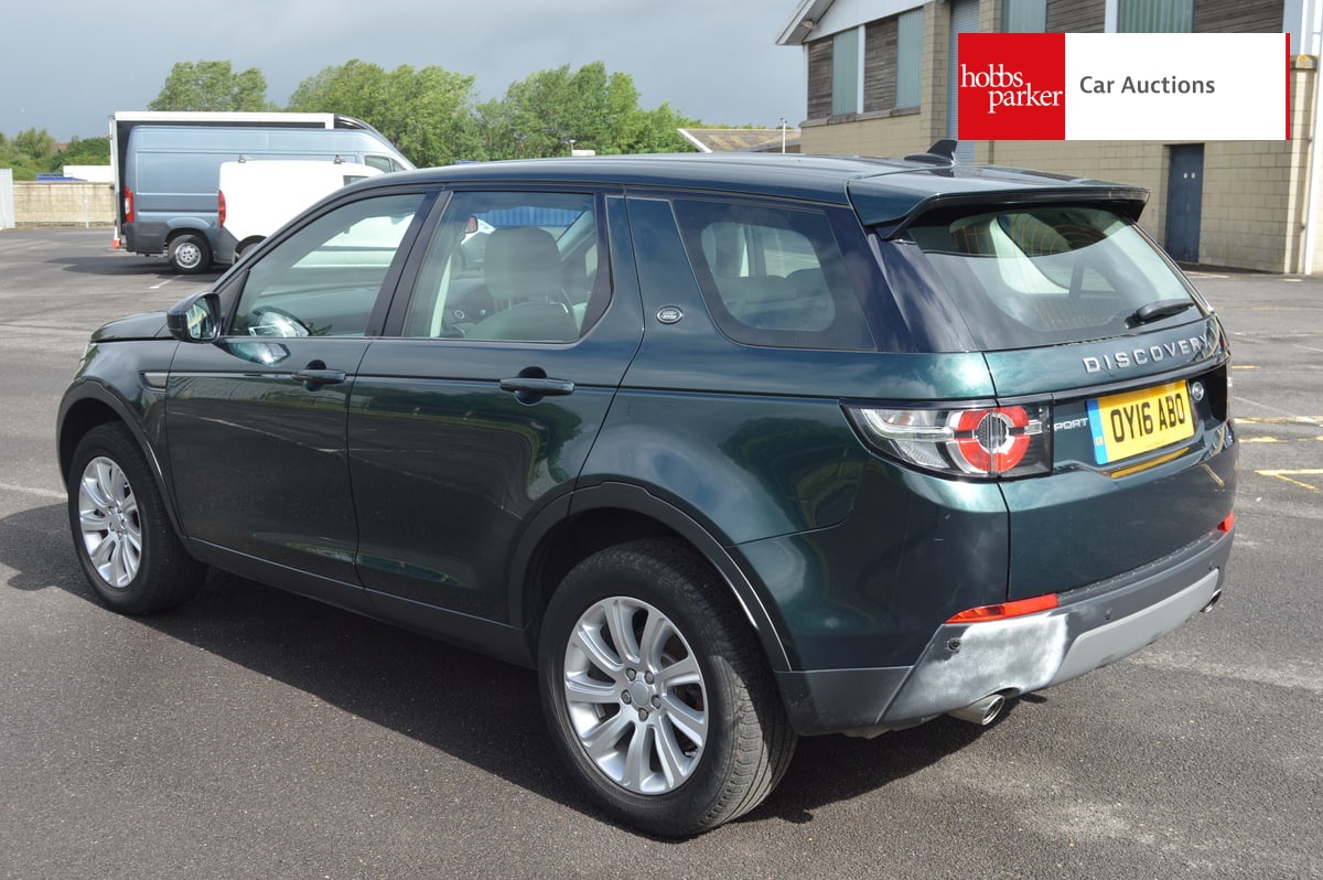 LAND ROVER DISCOVERY SPORT SE TECH TD4 A image 5