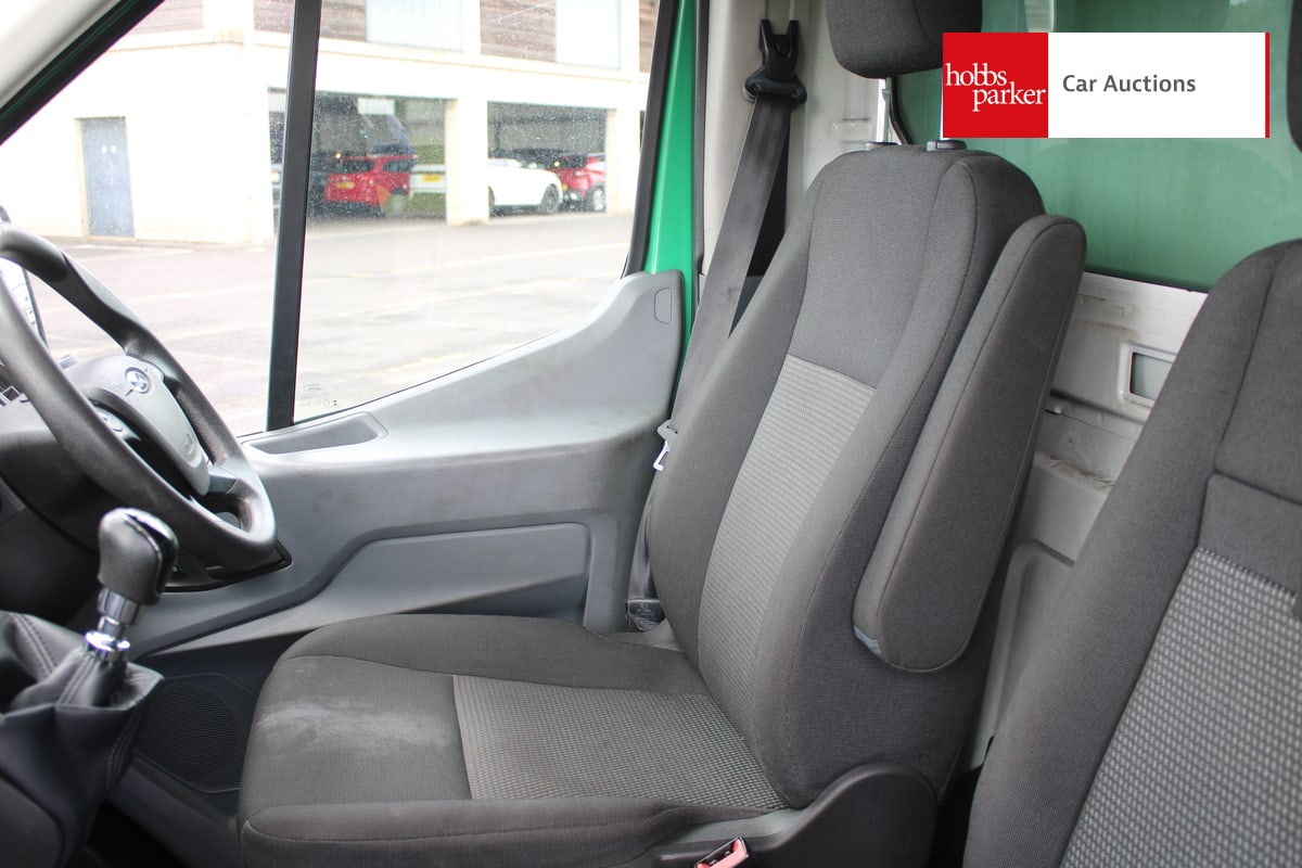 FORD TRANSIT 350 image 10