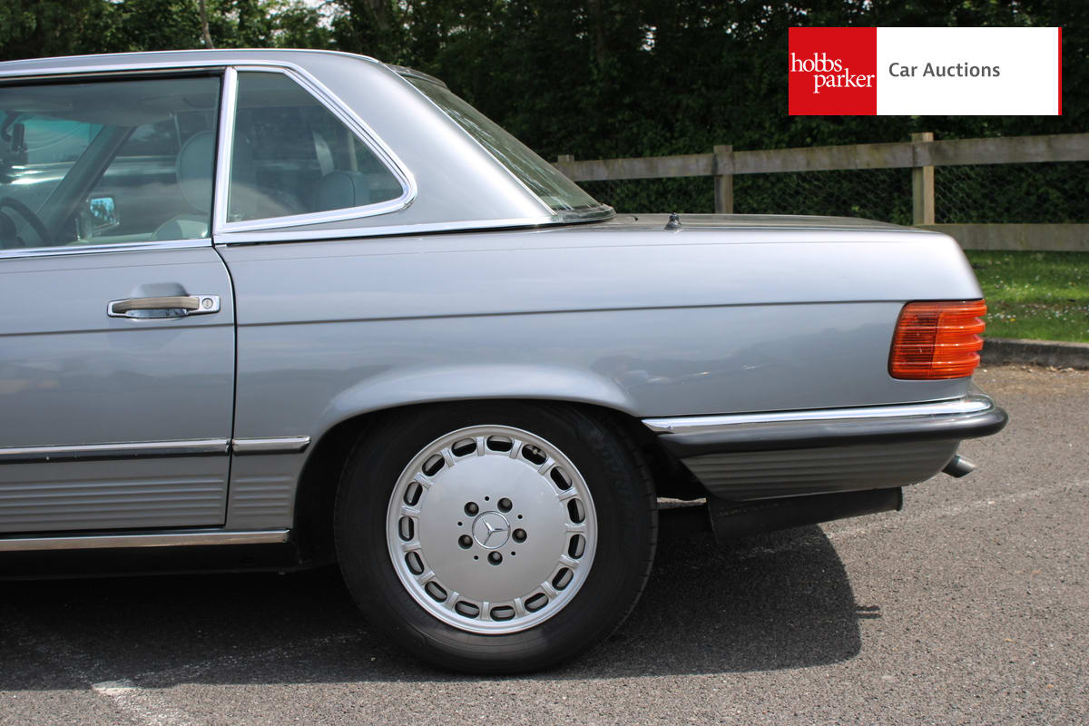 MERCEDES 300 SL R107 image 10