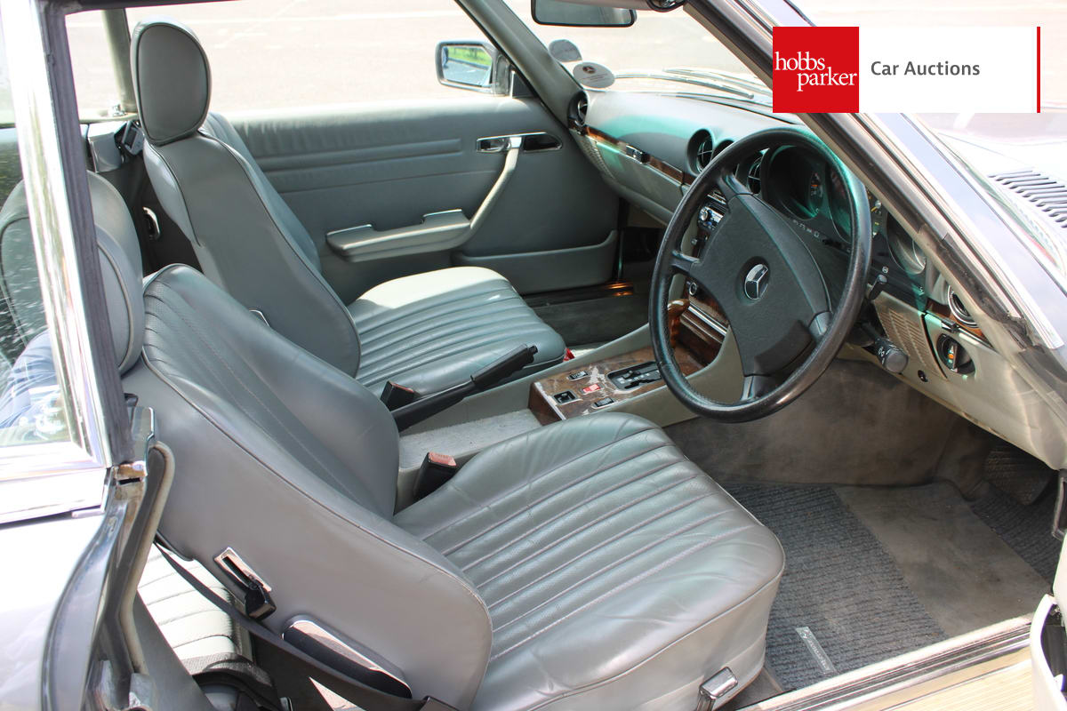 MERCEDES 300 SL R107 image 14