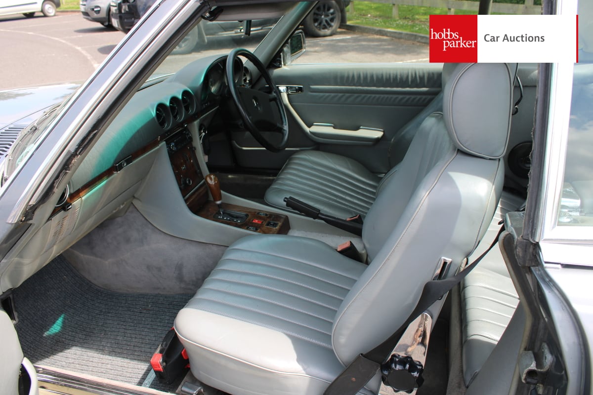 MERCEDES 300 SL R107 image 18