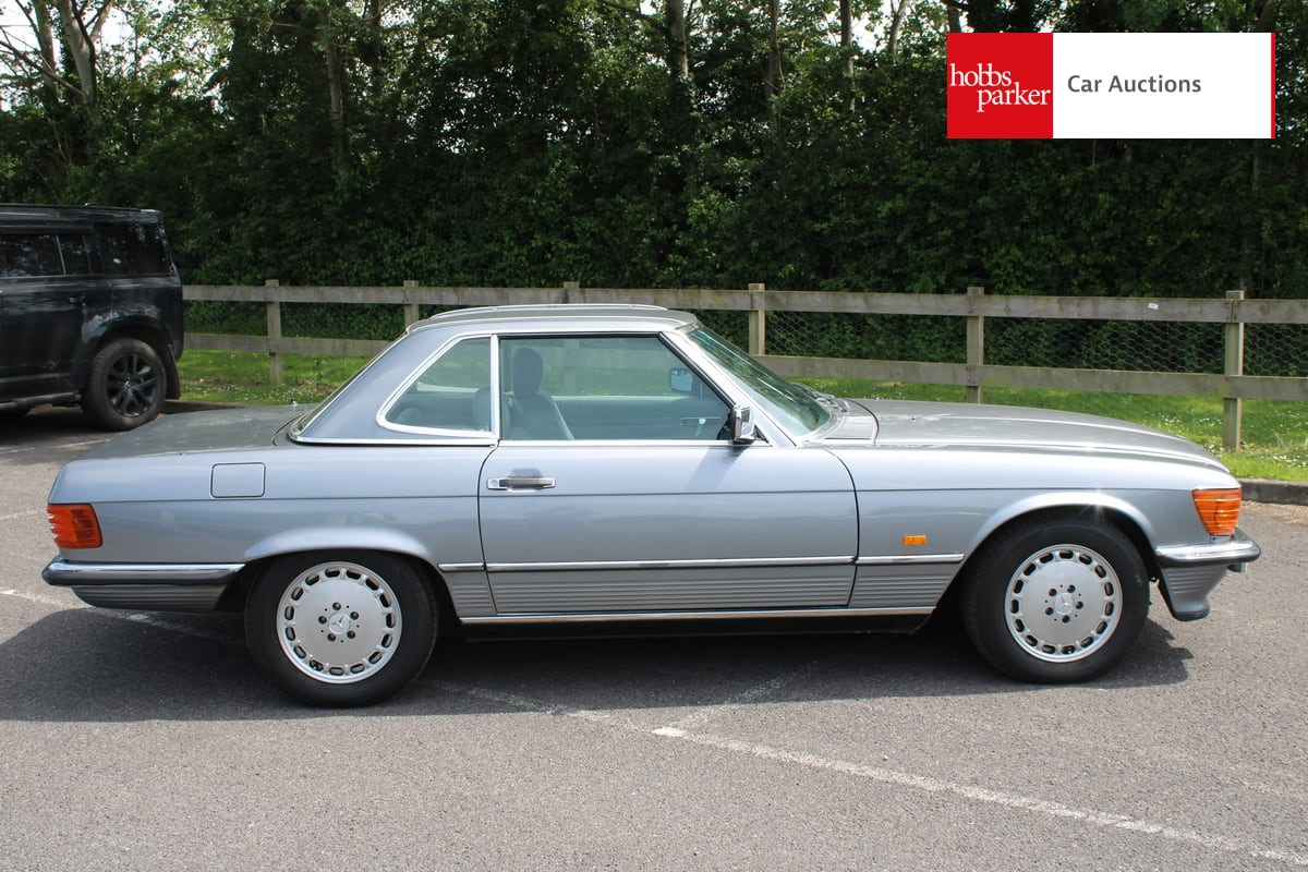 MERCEDES 300 SL R107 image 2