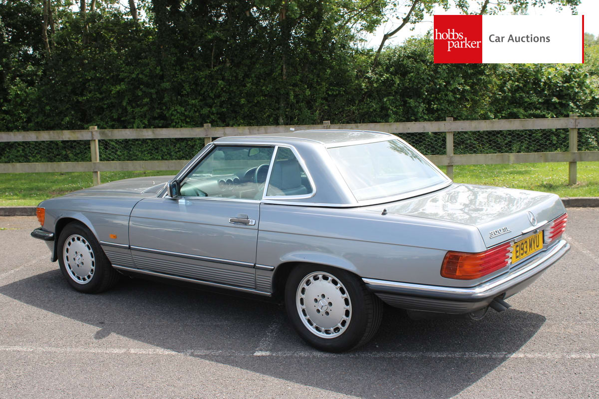 MERCEDES 300 SL R107 image 5