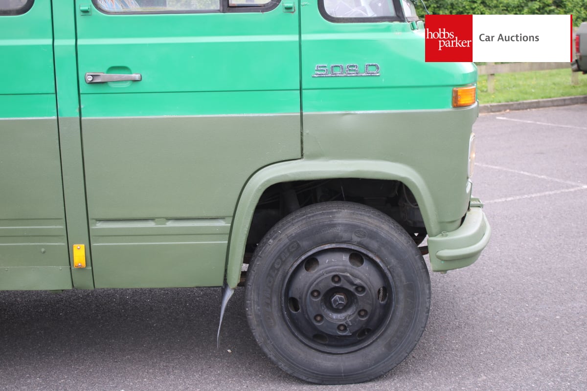 MERCEDES 508D CAMPER image 9