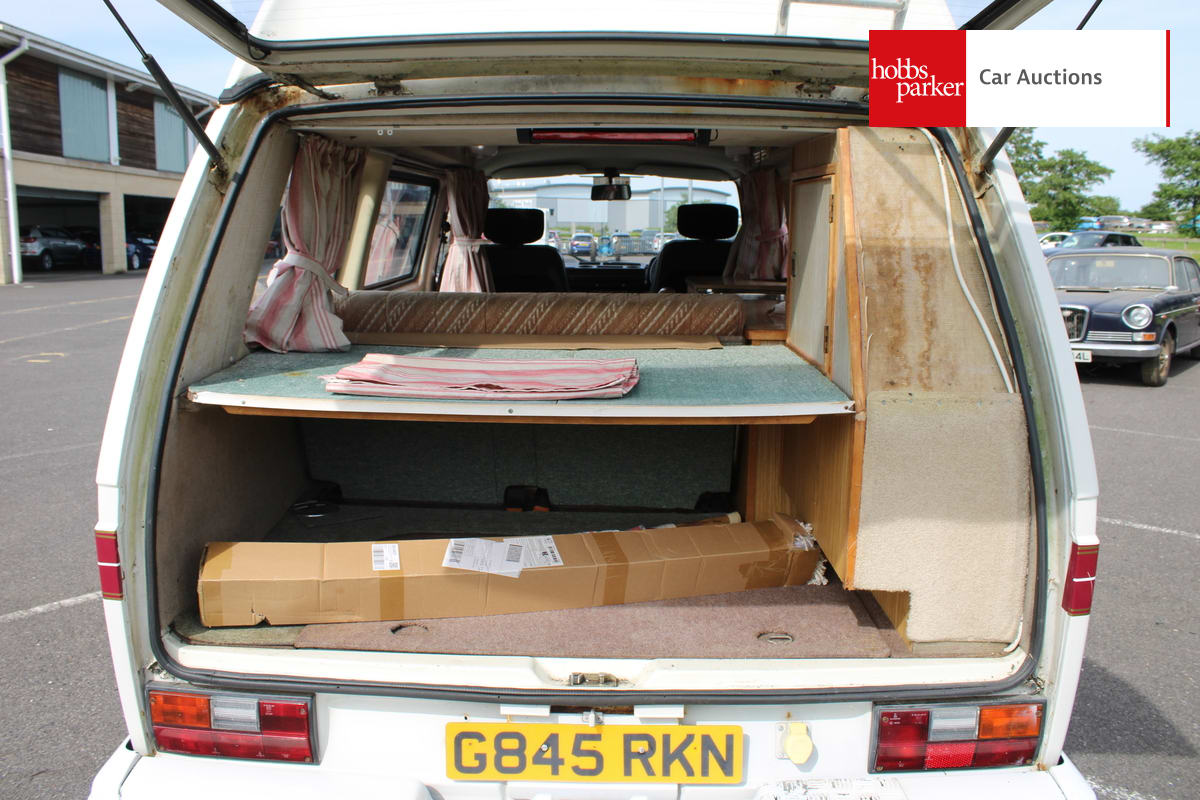 VOLKSWAGEN T25 AUTO SLEEPER TRIDENT image 29