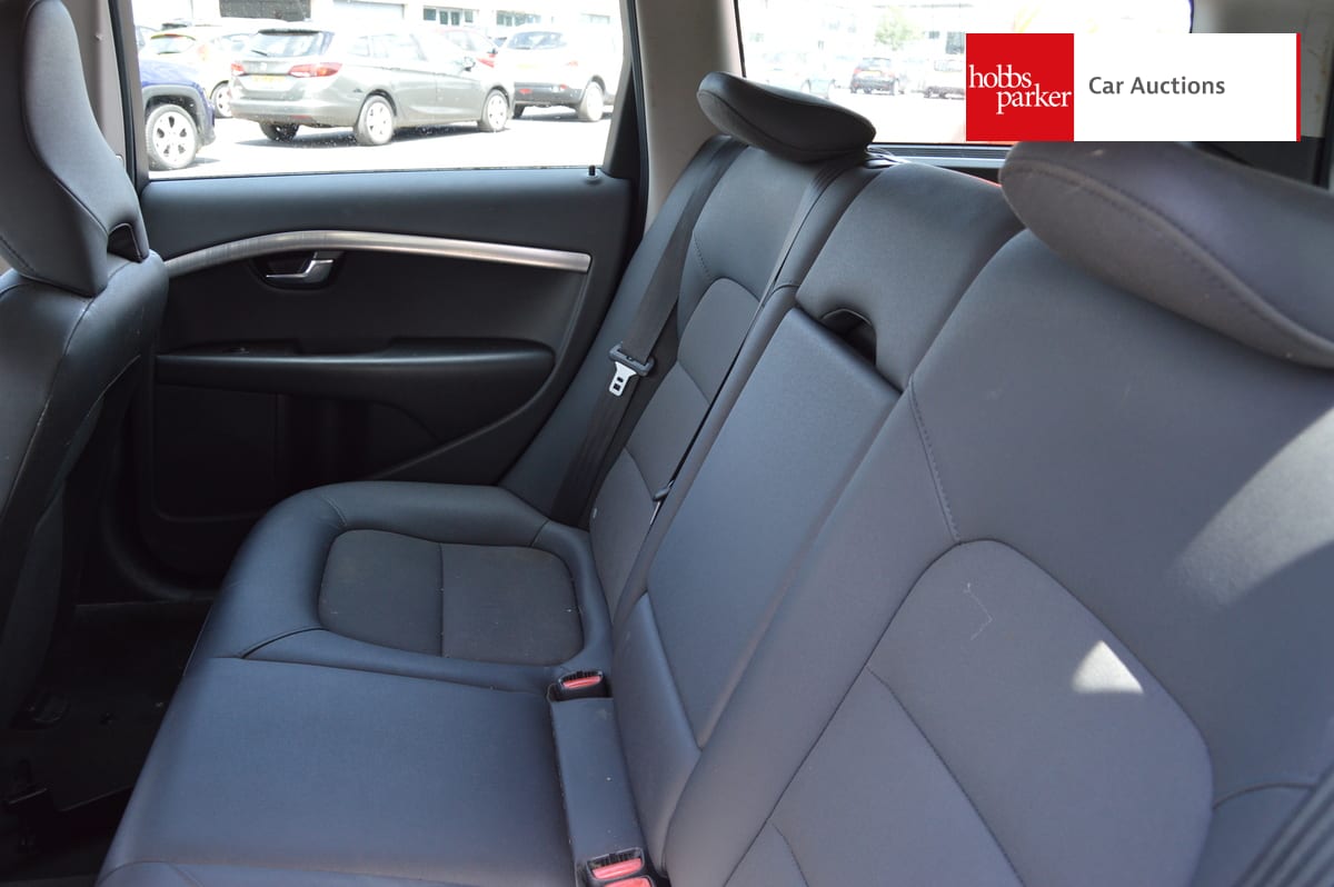 VOLVO V70 SE D image 14