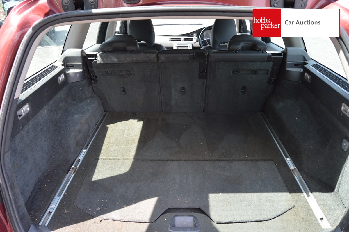VOLVO V70 SE D image 15