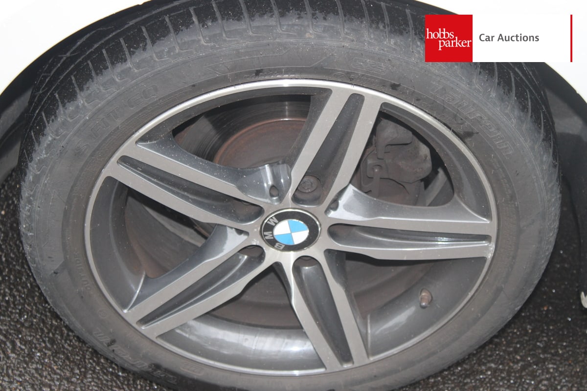 BMW 116D SPORT image 9
