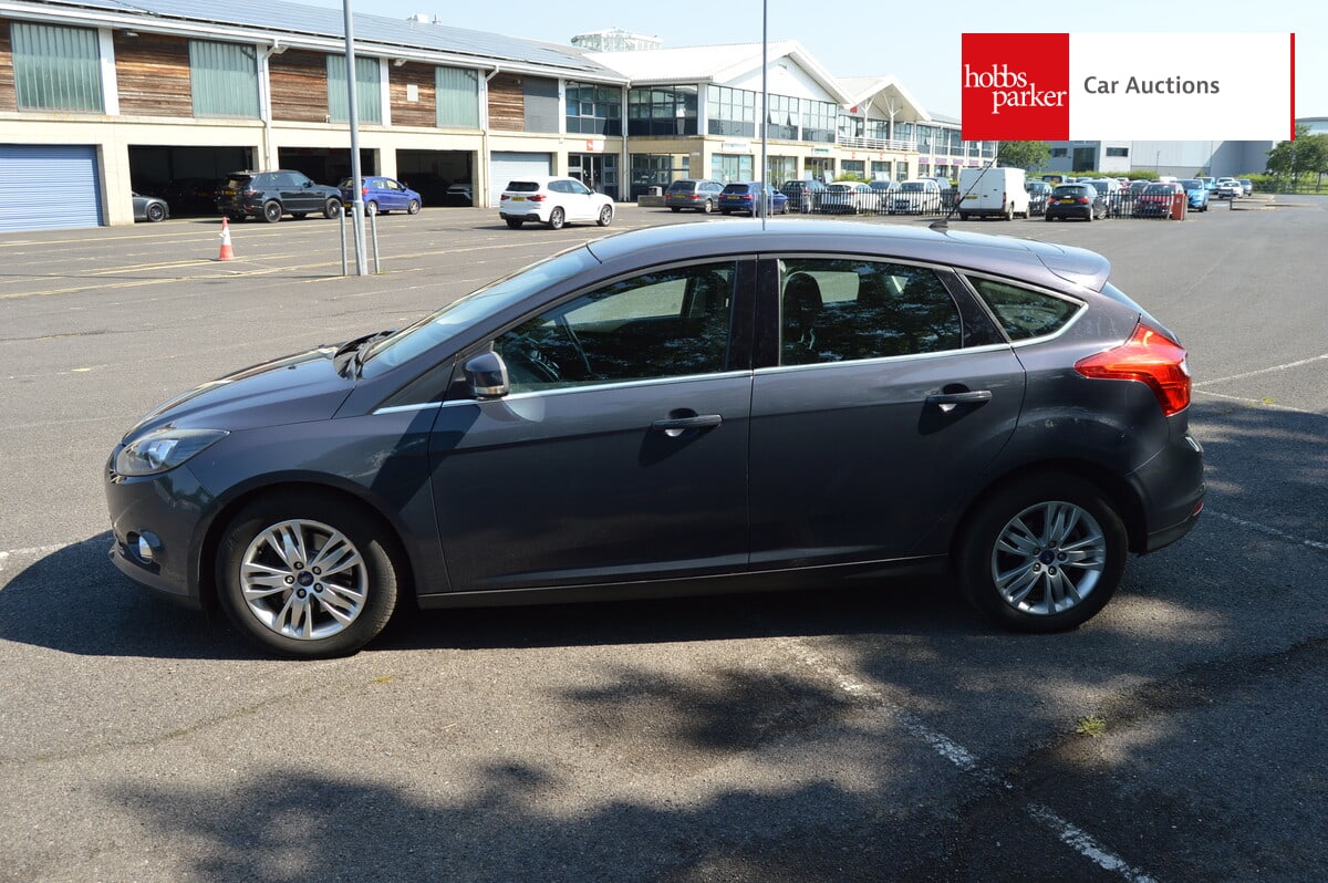 FORD FOCUS TITANIUM NAVIGATOR image 6