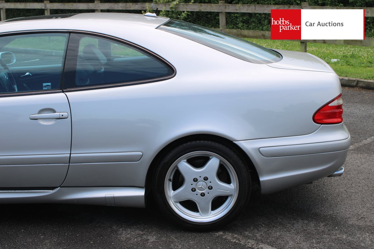 MERCEDES CLK55 AMG AUTO image 10