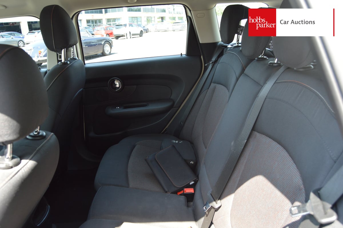 MINI CLUBMAN COOPER image 14