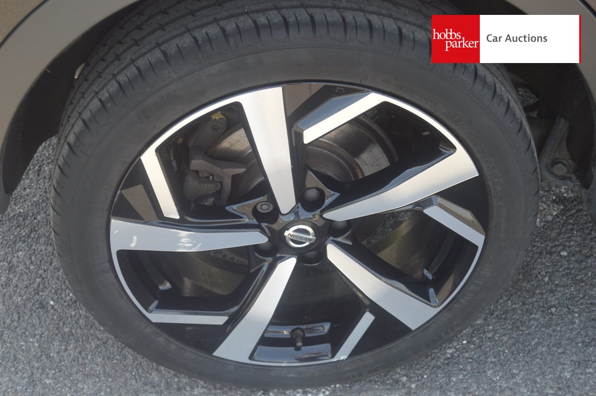 NISSAN QASHQAI TEKNA DIG-T image 11