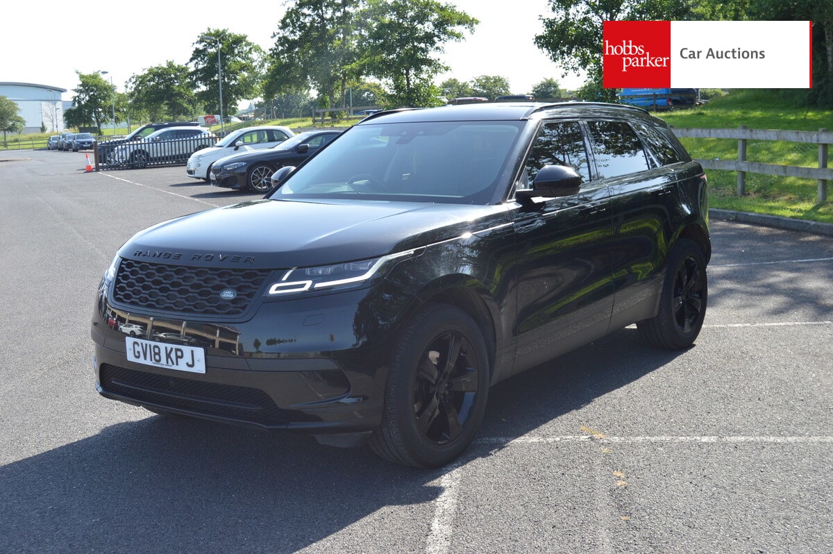 LAND ROVER RANGE ROVER VELAR S D180 AUTO image 7