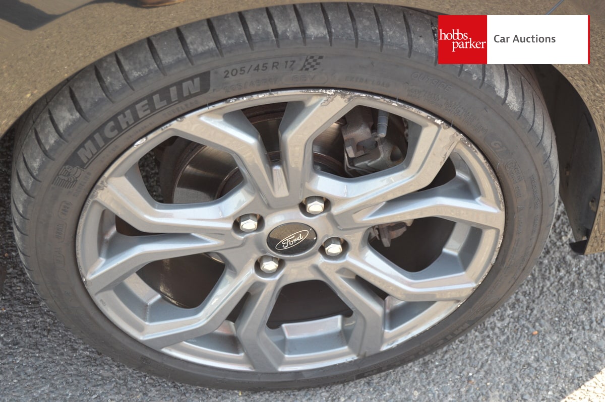 FORD FIESTA ST-LINE TURBO image 12