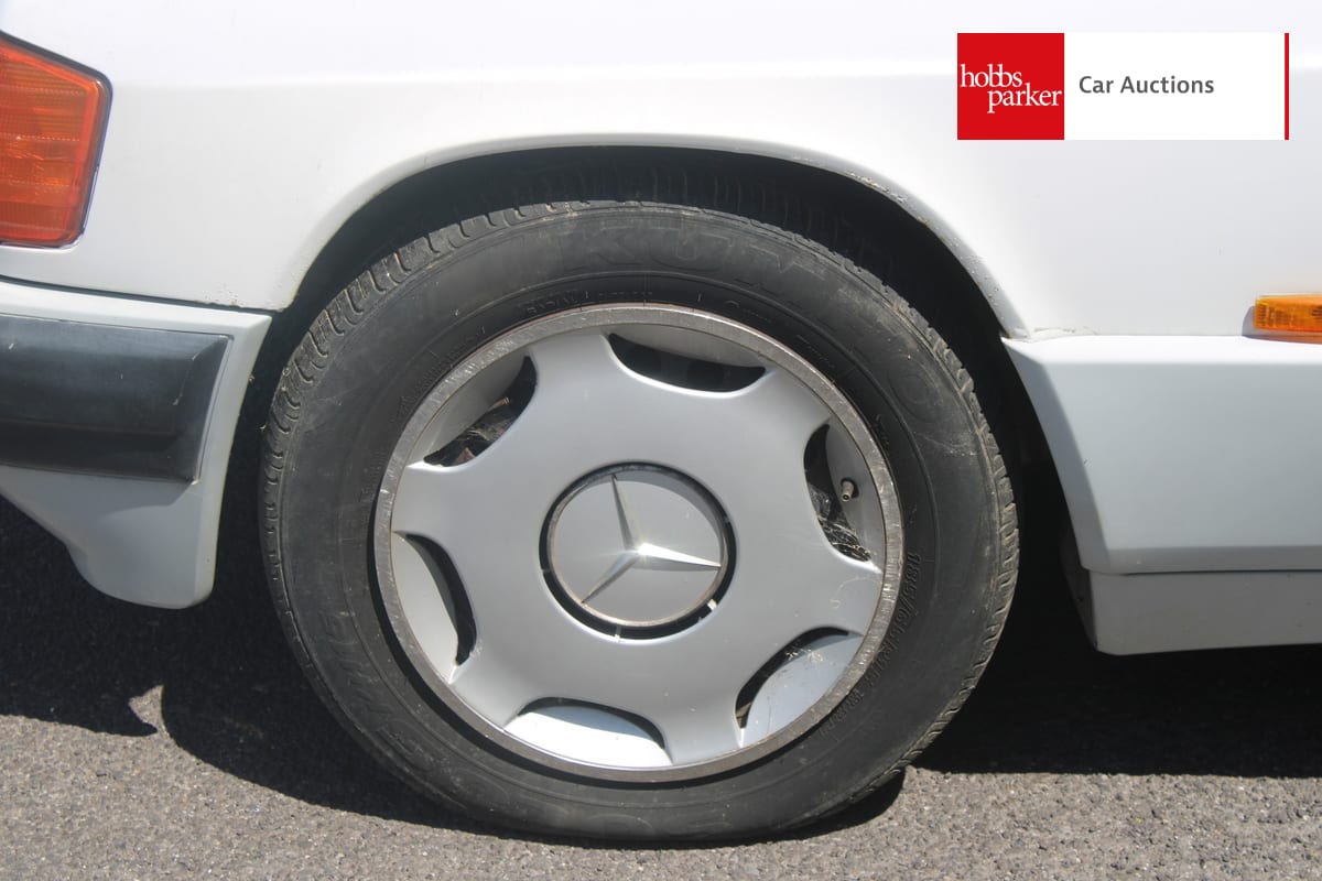 MERCEDES 190E image 12