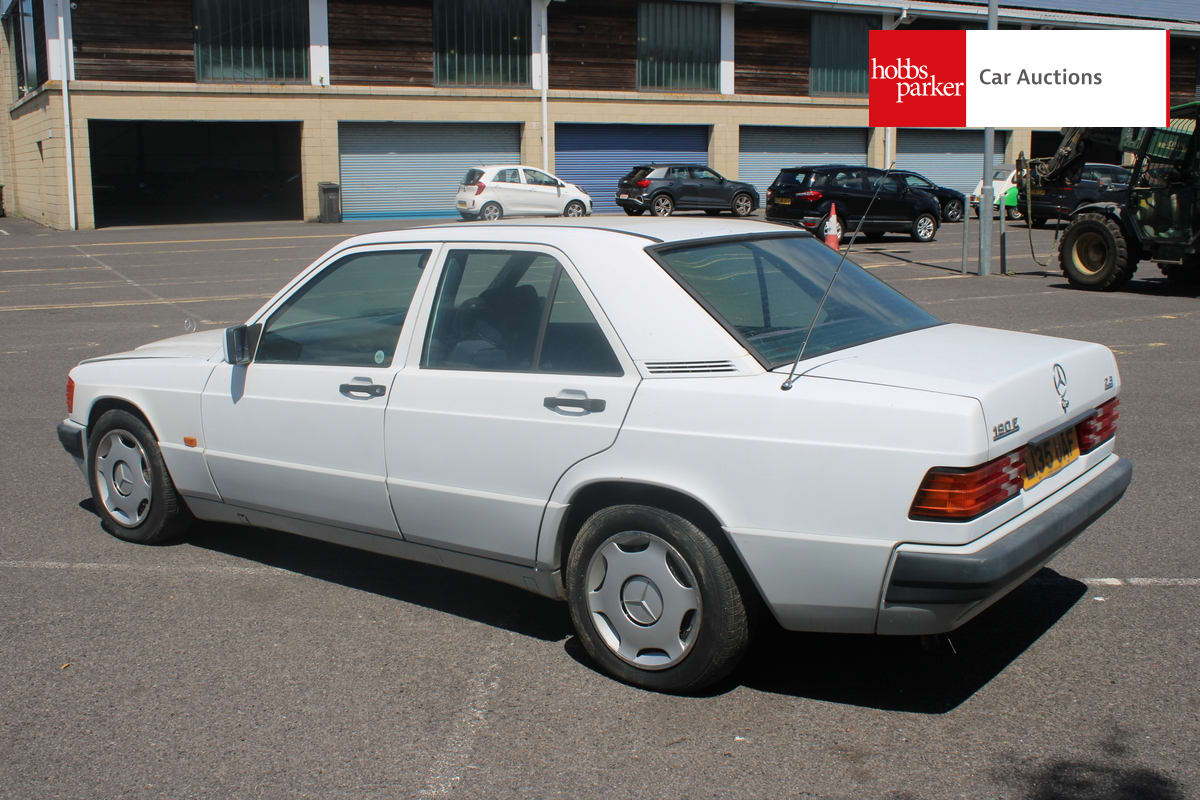 MERCEDES 190E image 5