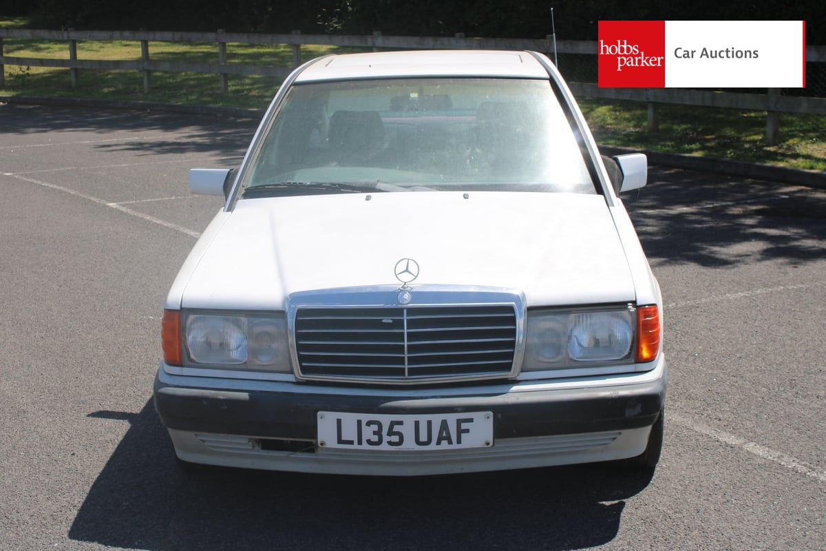 MERCEDES 190E image 8