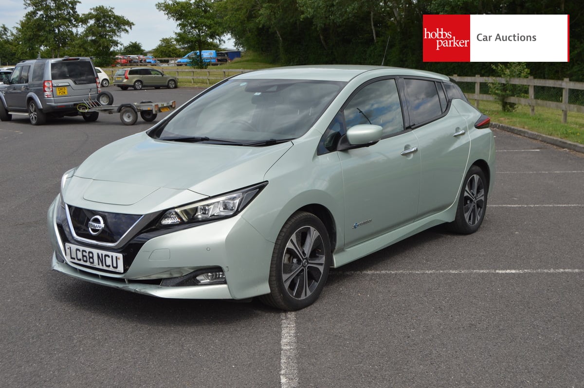 NISSAN LEAF TEKNA image 7