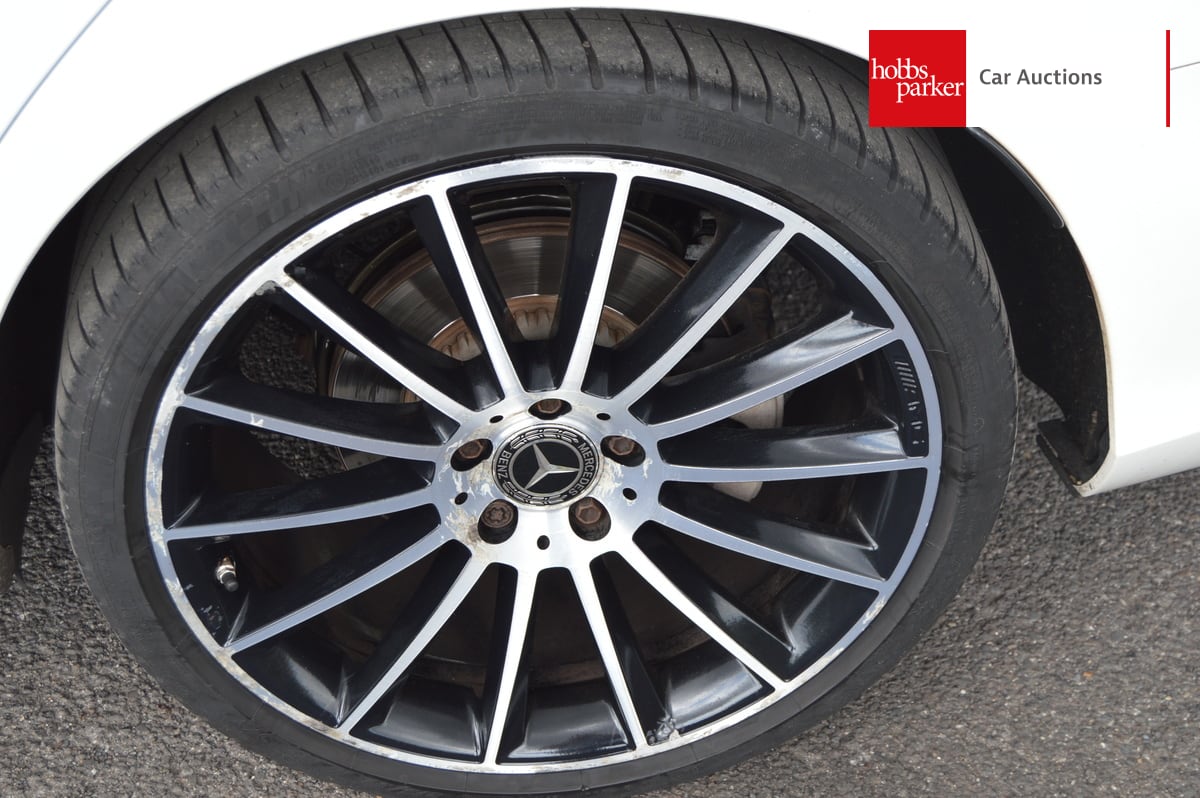 MERCEDES-BENZ E 220 AMG LNE NIGHT ED PRM D A image 10