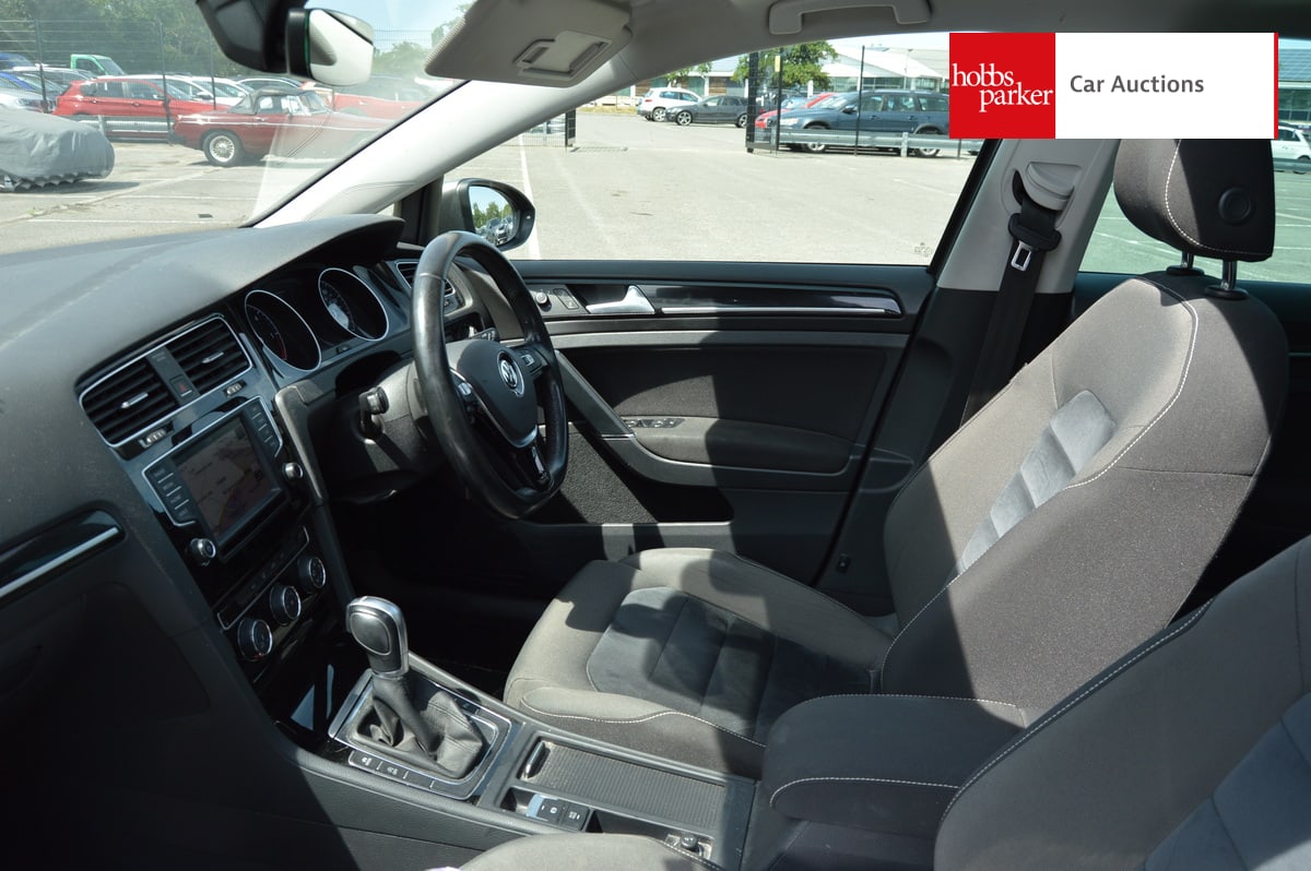 VOLKSWAGEN GOLF GT EDITION TDI BMT S-A image 13