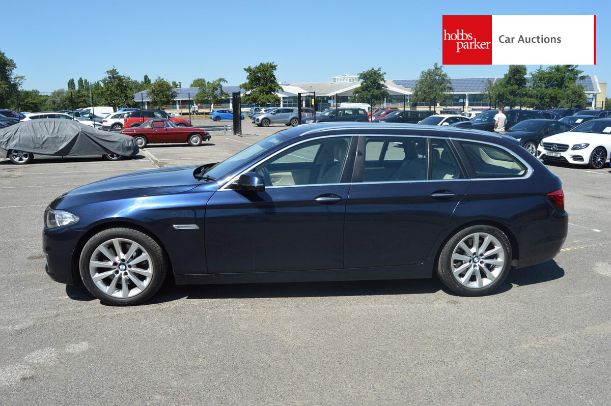 BMW 530D LUXURY AUTO image 6