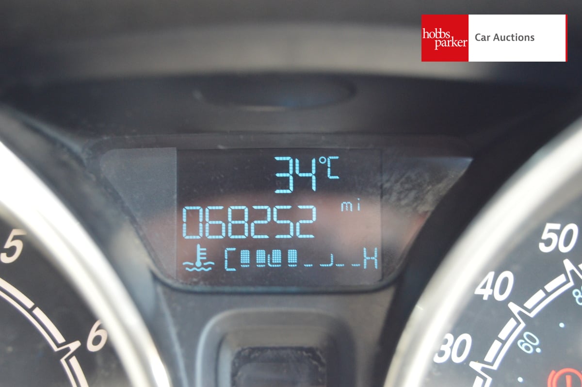 FORD FIESTA ST-LINE RED EDITION image 16