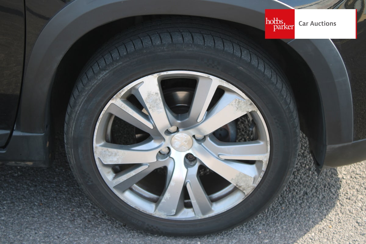 PEUGEOT 2008 ALLURE BLUE HDI image 9