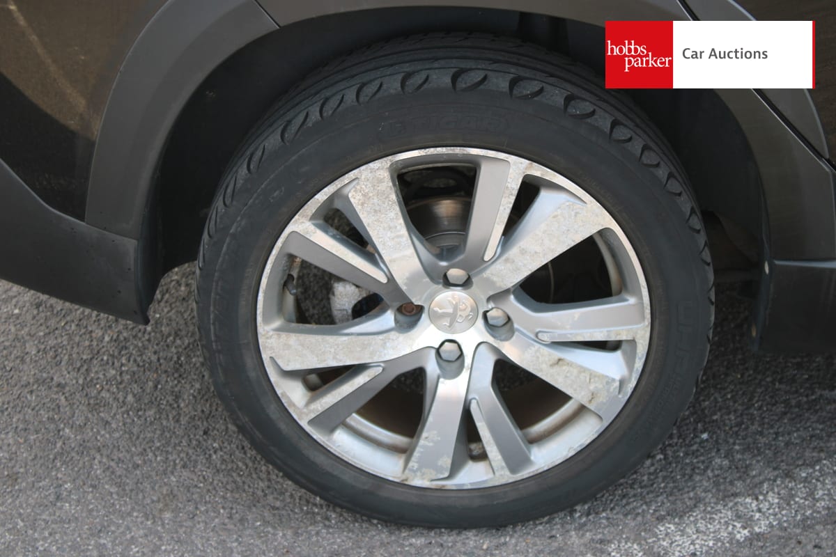 PEUGEOT 2008 ALLURE BLUE HDI image 10