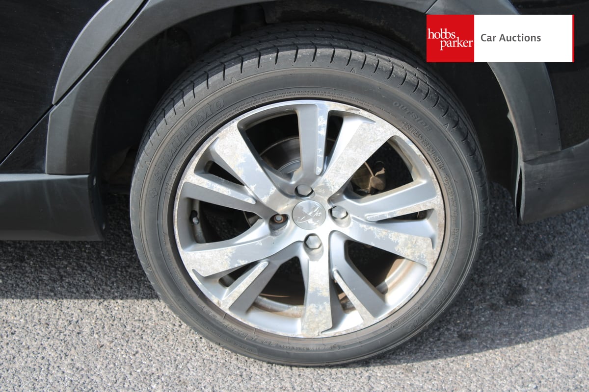 PEUGEOT 2008 ALLURE BLUE HDI image 11