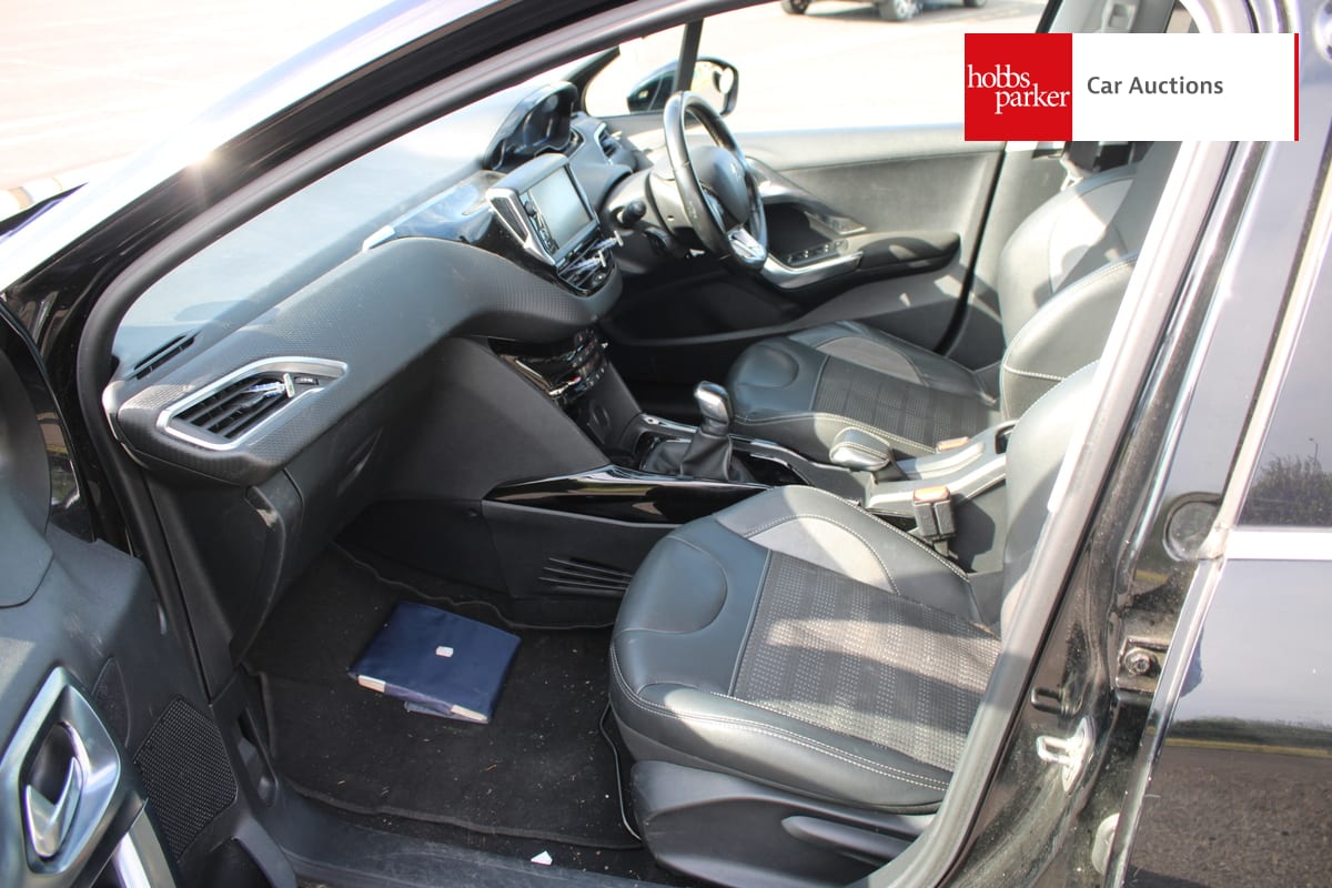 PEUGEOT 2008 ALLURE BLUE HDI image 13