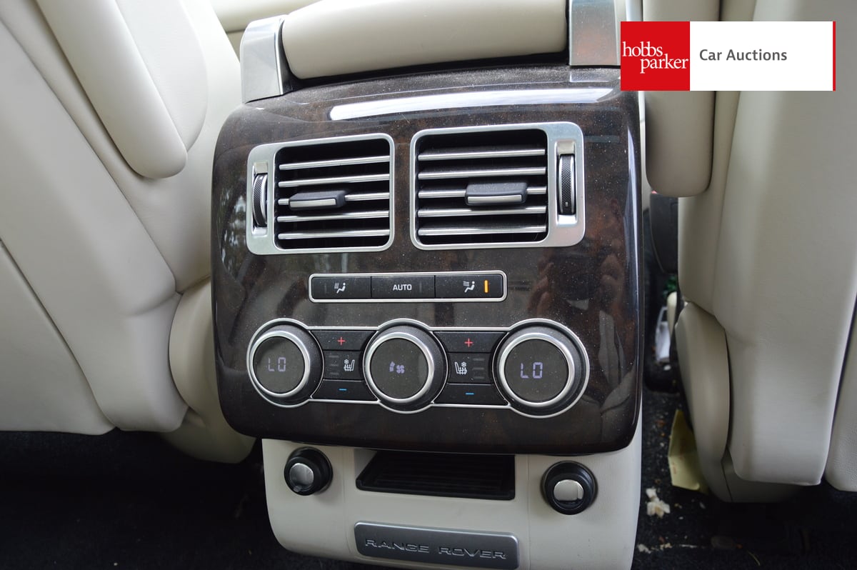 LAND ROVER RANGE ROVER AUTO-B SDV8 A image 22