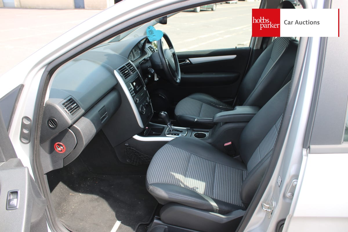 MERCEDES A150 AVANTGARDE SE CVT image 13