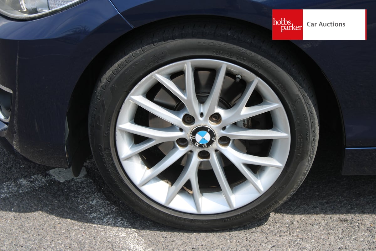 BMW 220I LUXURY image 12