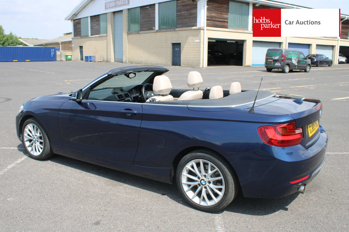 BMW 220I LUXURY image 5