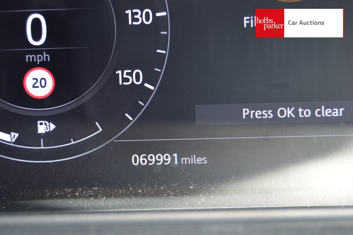 LAND ROVER RANGE ROVER VELAR R-DYN HSE P300  A image 12