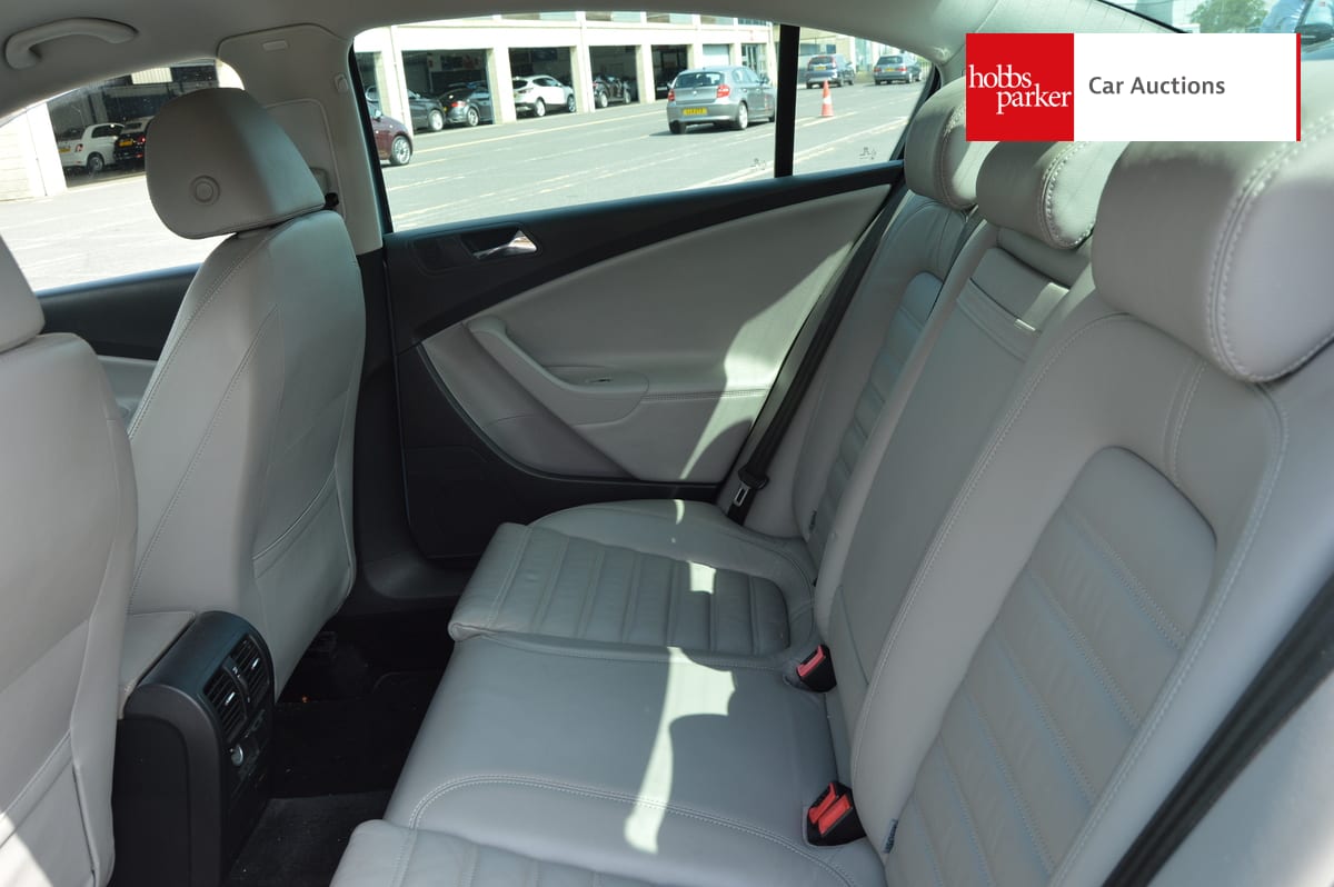 VOLKSWAGEN PASSAT SPORT FSI T image 14