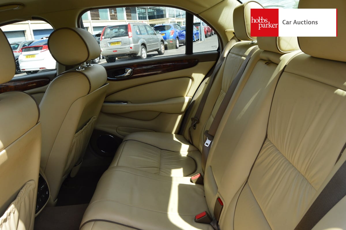 JAGUAR XJ6 V6 SOVEREIGN AUTO image 14