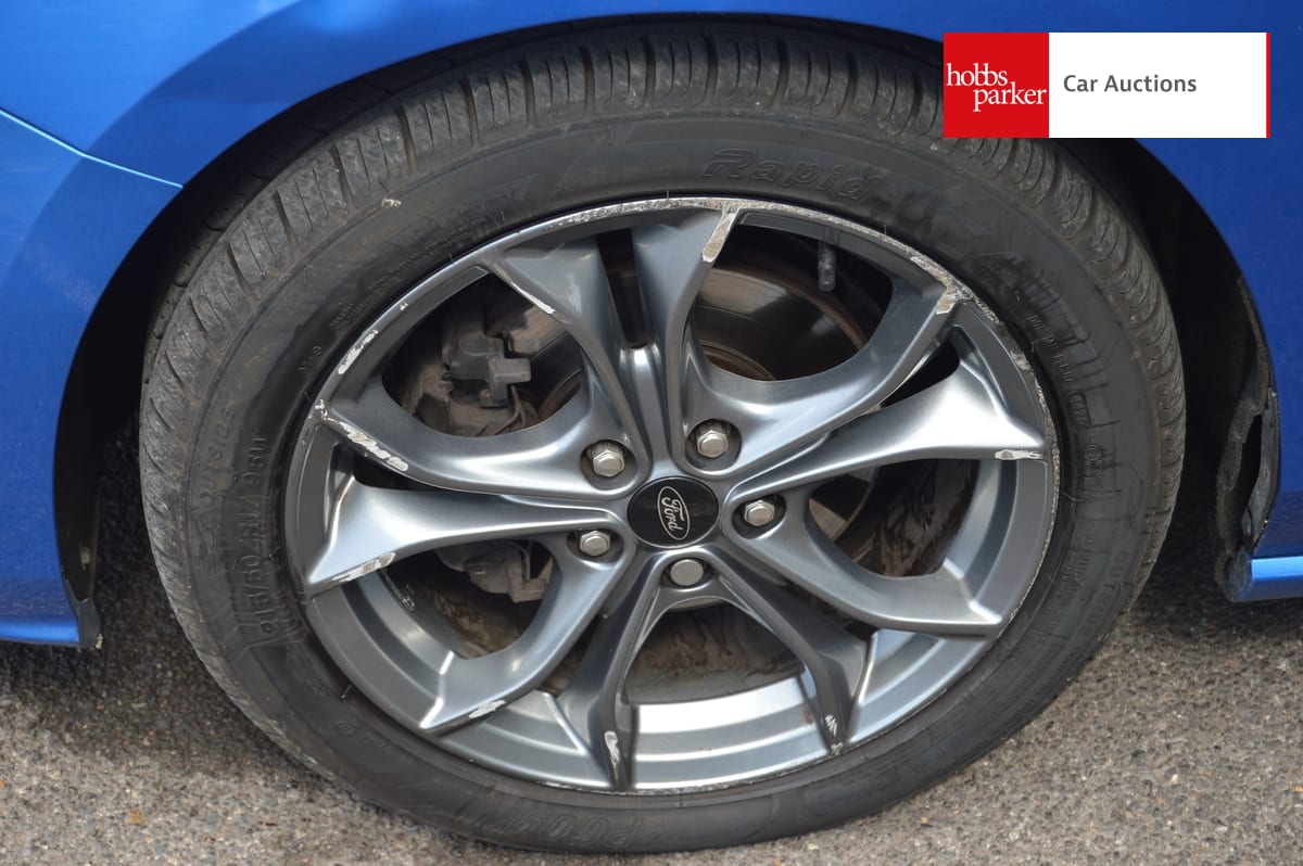 FORD FOCUS ST-LINE image 9