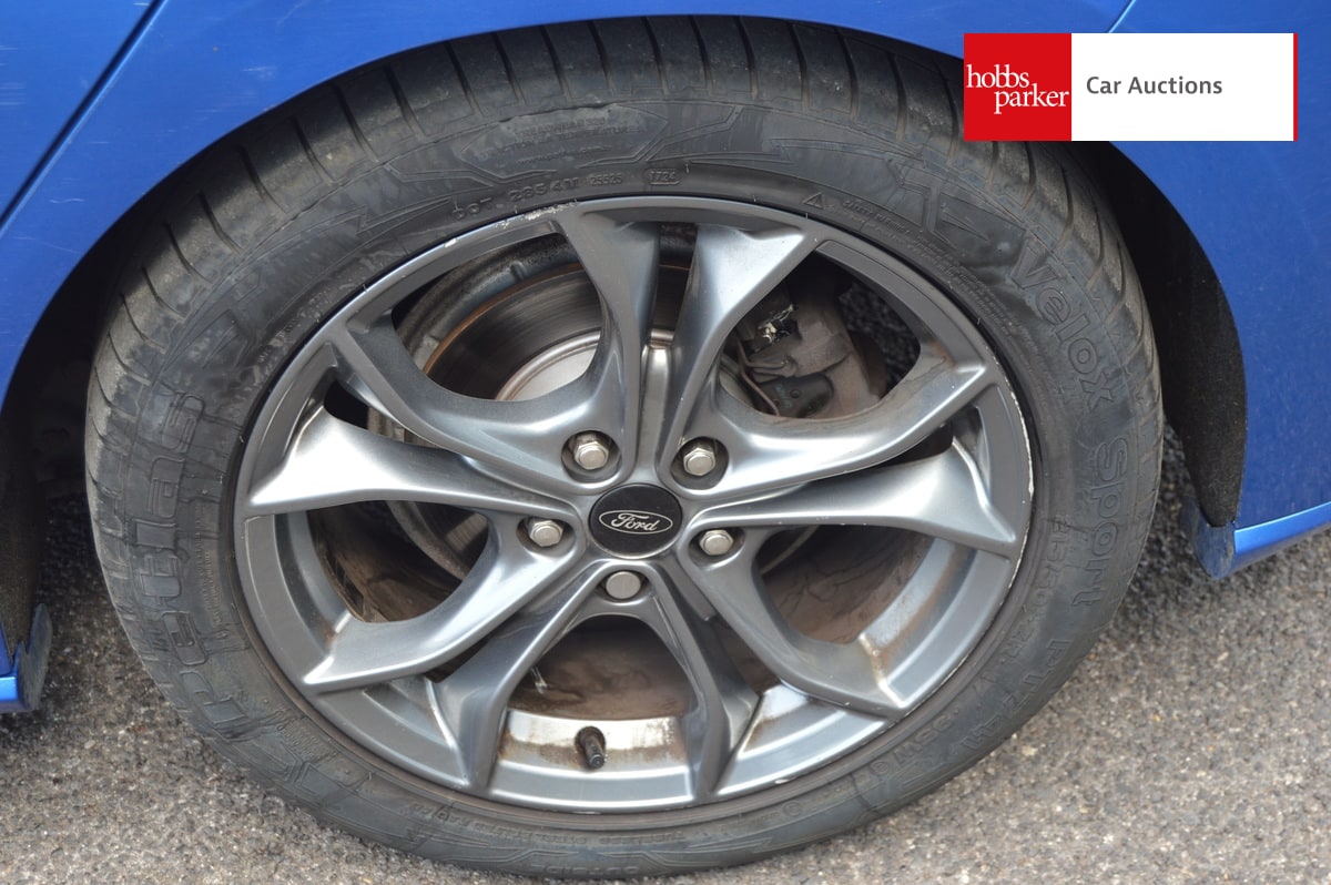 FORD FOCUS ST-LINE image 10