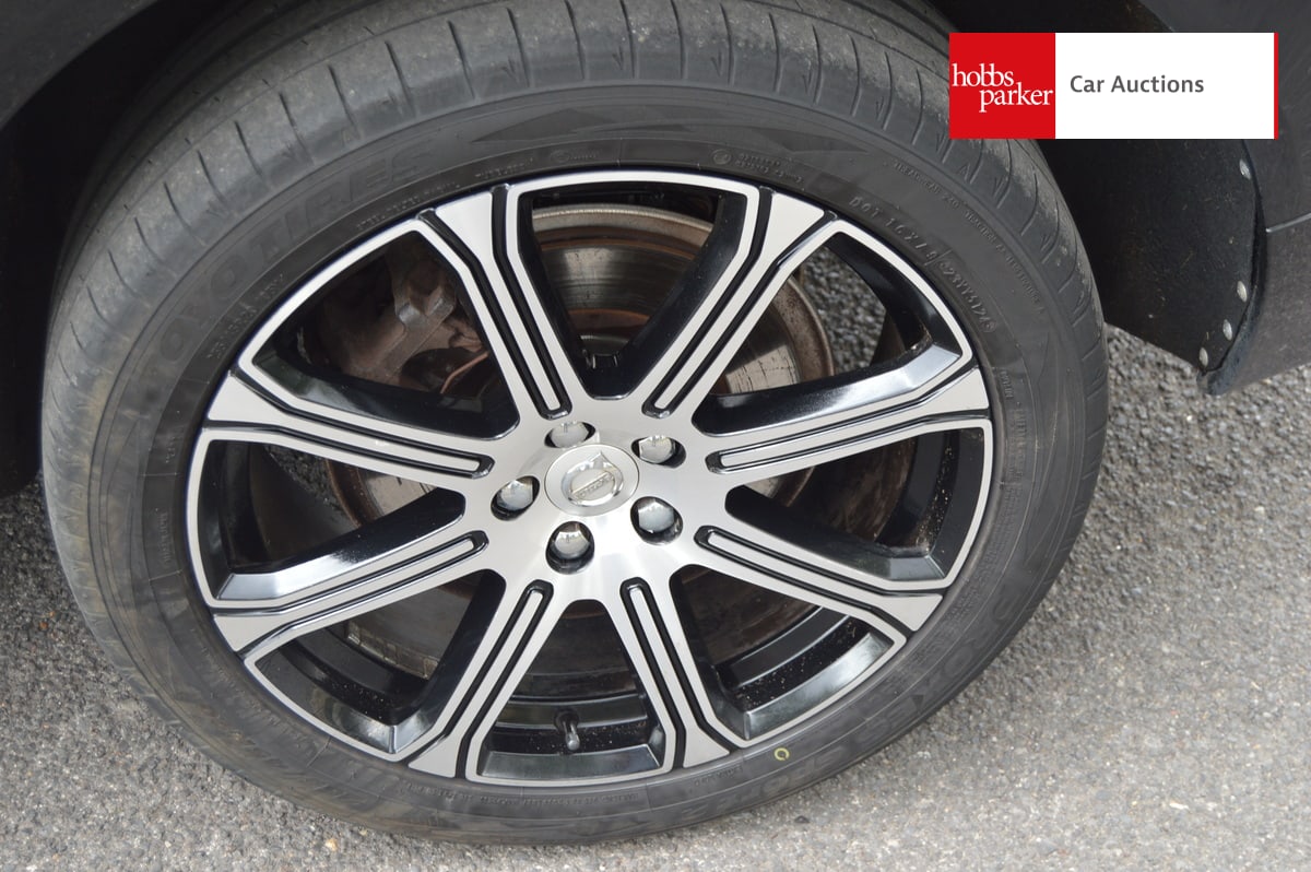 VOLVO XC60 INSCRPT PRO T8 PHEV image 10