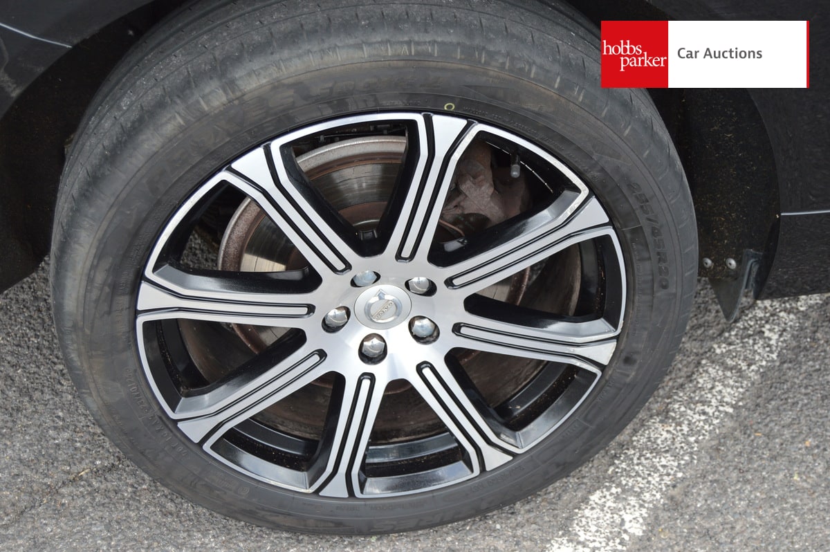 VOLVO XC60 INSCRPT PRO T8 PHEV image 11