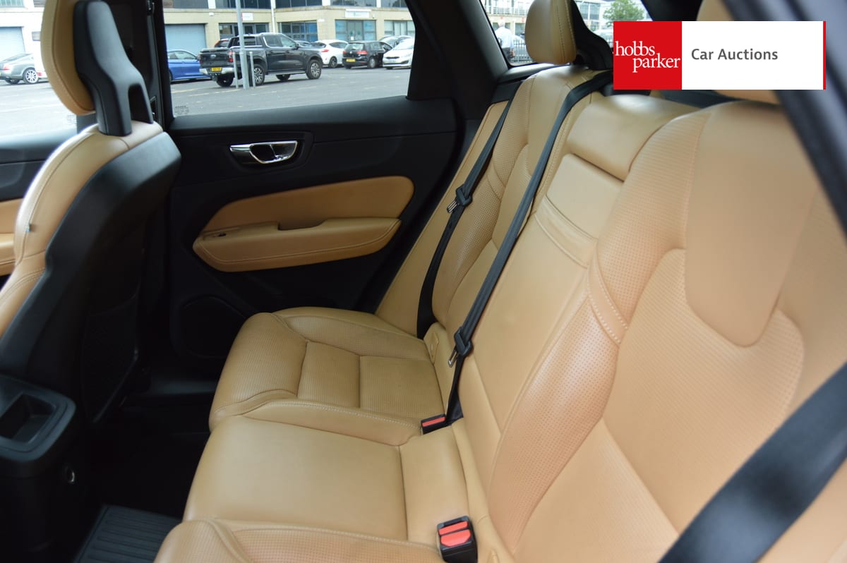 VOLVO XC60 INSCRPT PRO T8 PHEV image 14